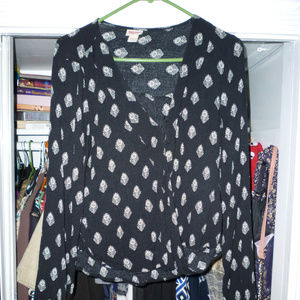 Mossimo L black white rayon top long sleeves